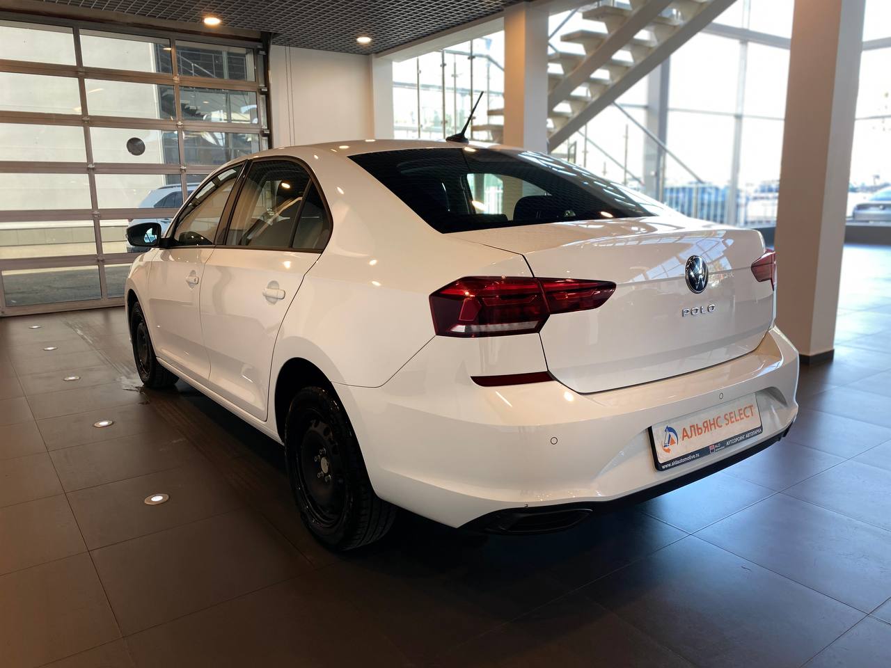VOLKSWAGEN POLO