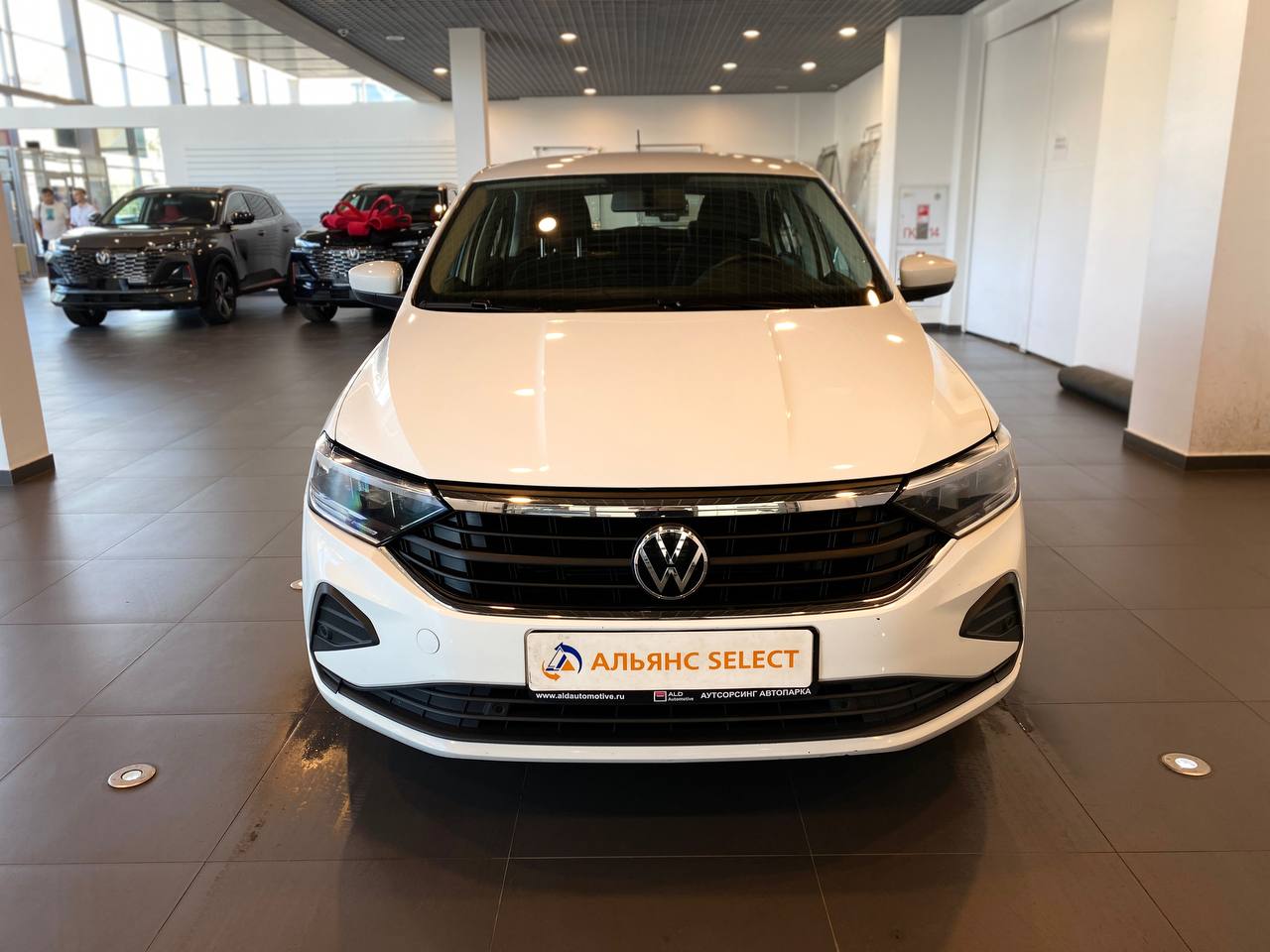 VOLKSWAGEN POLO