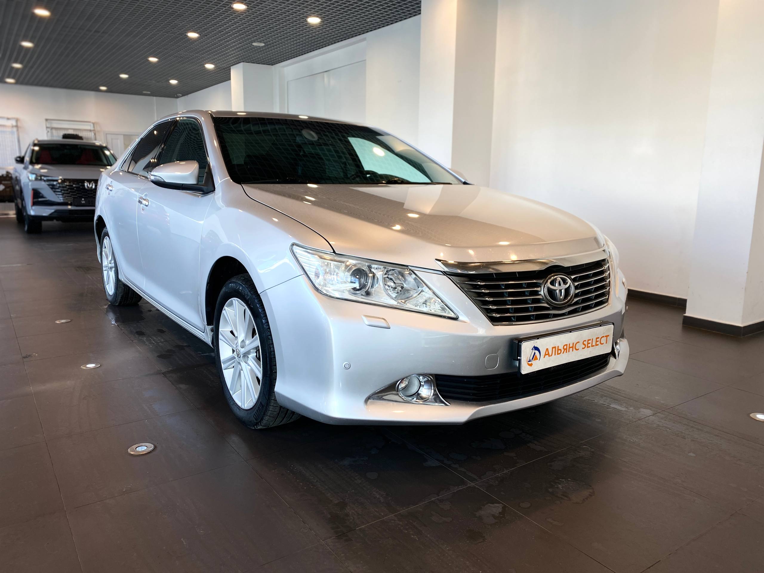 TOYOTA CAMRY