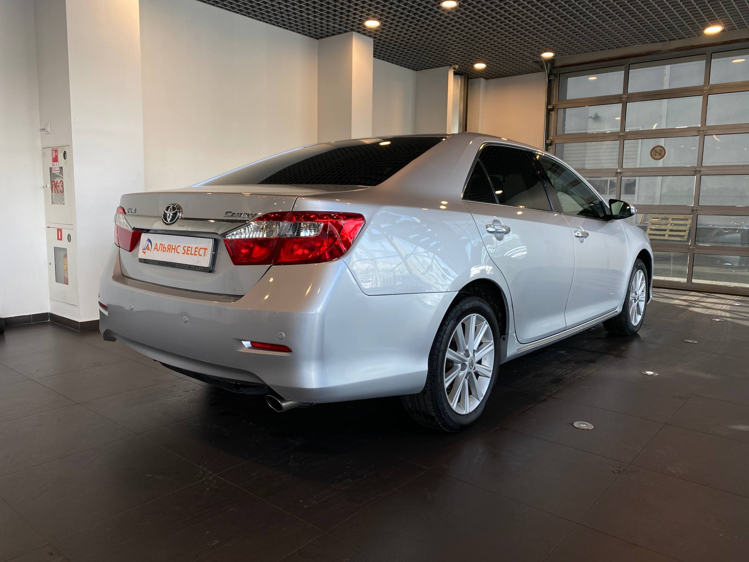 TOYOTA CAMRY
