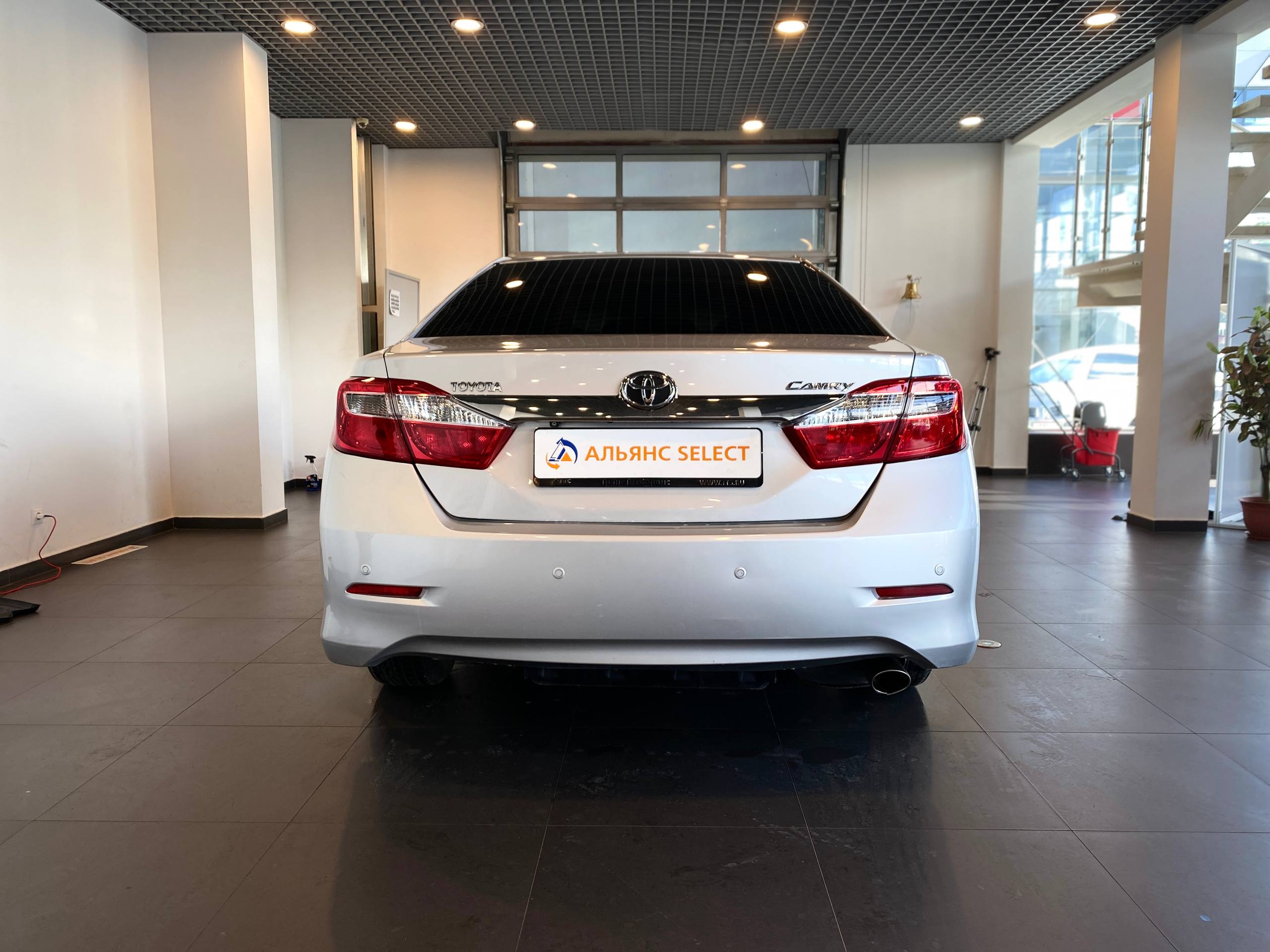 TOYOTA CAMRY