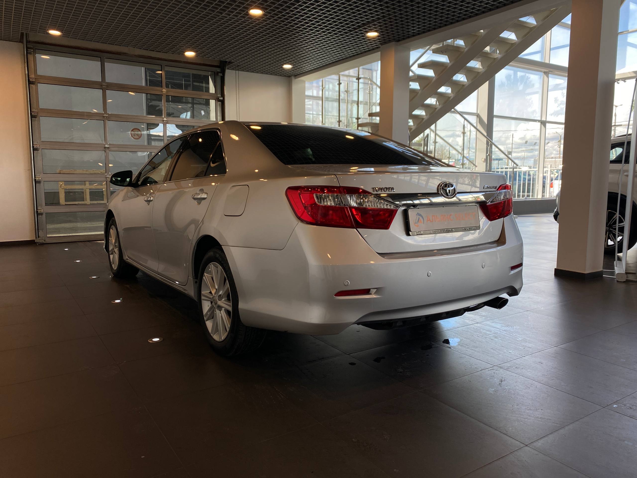 TOYOTA CAMRY