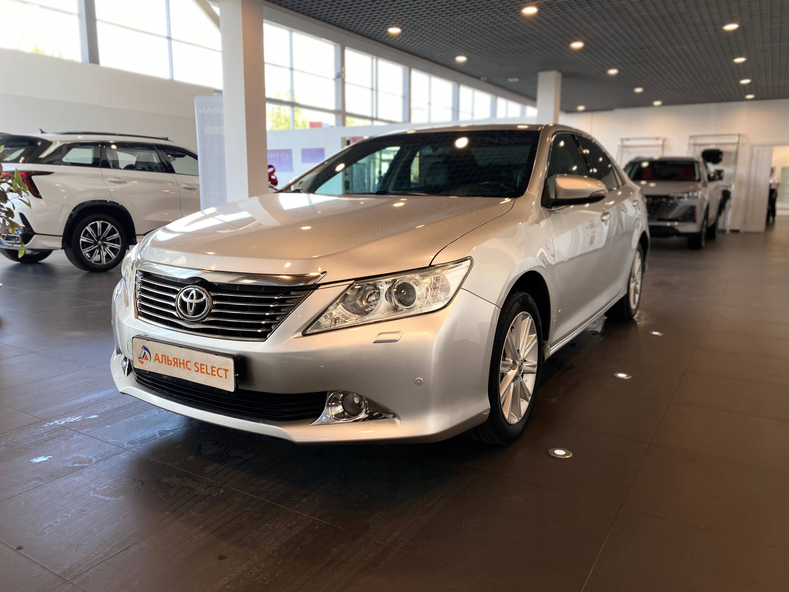 TOYOTA CAMRY