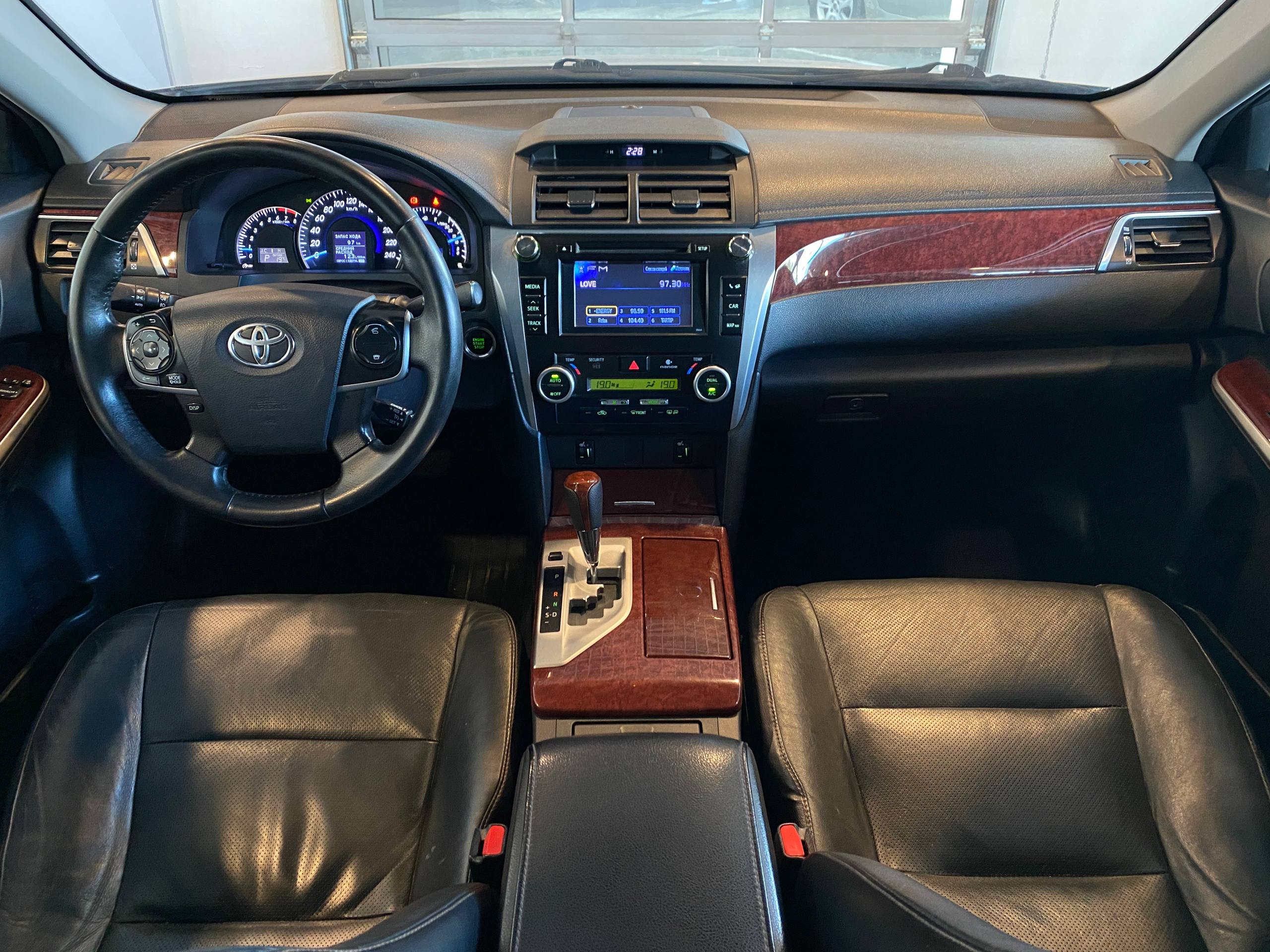 TOYOTA CAMRY