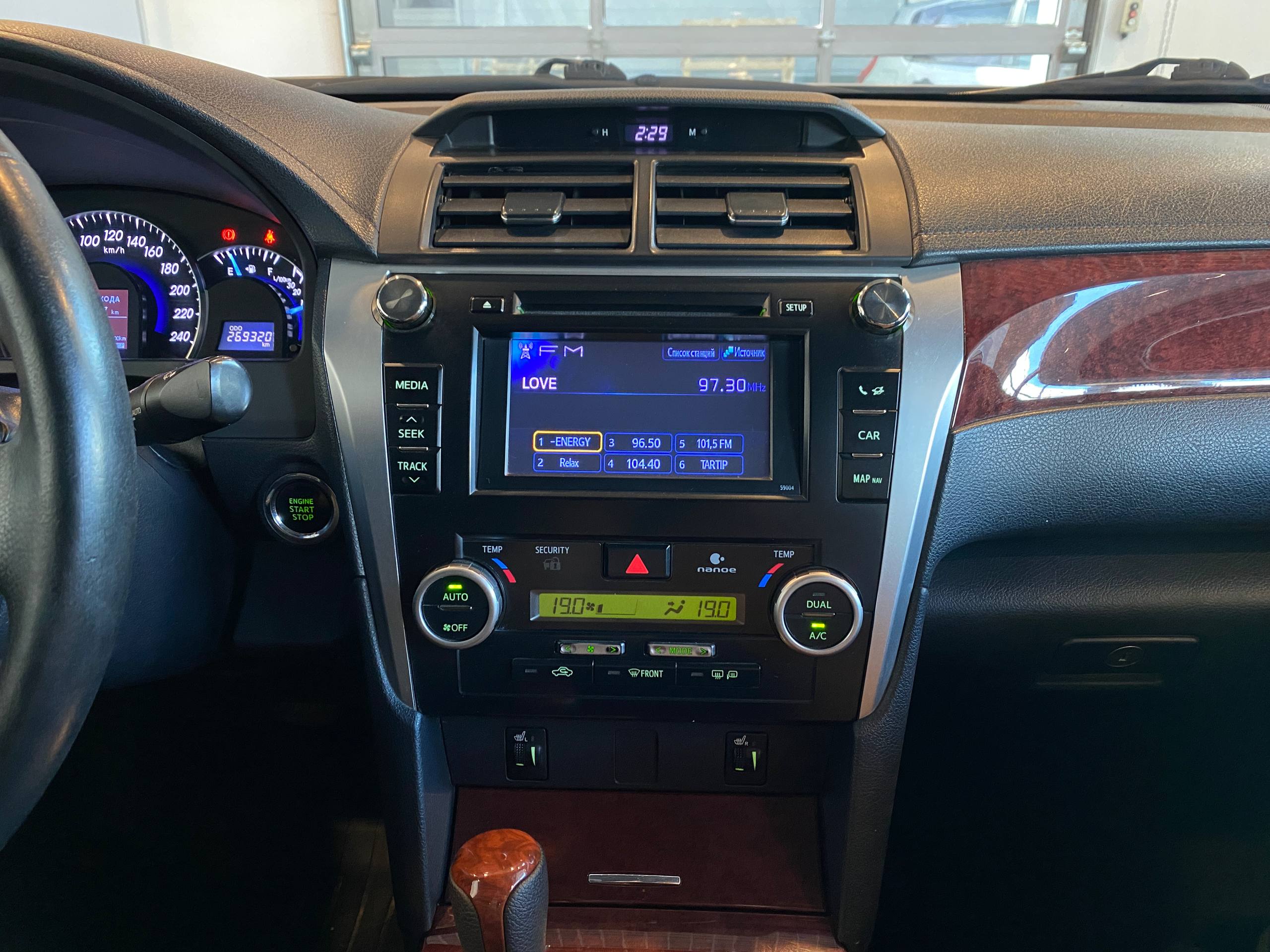 TOYOTA CAMRY