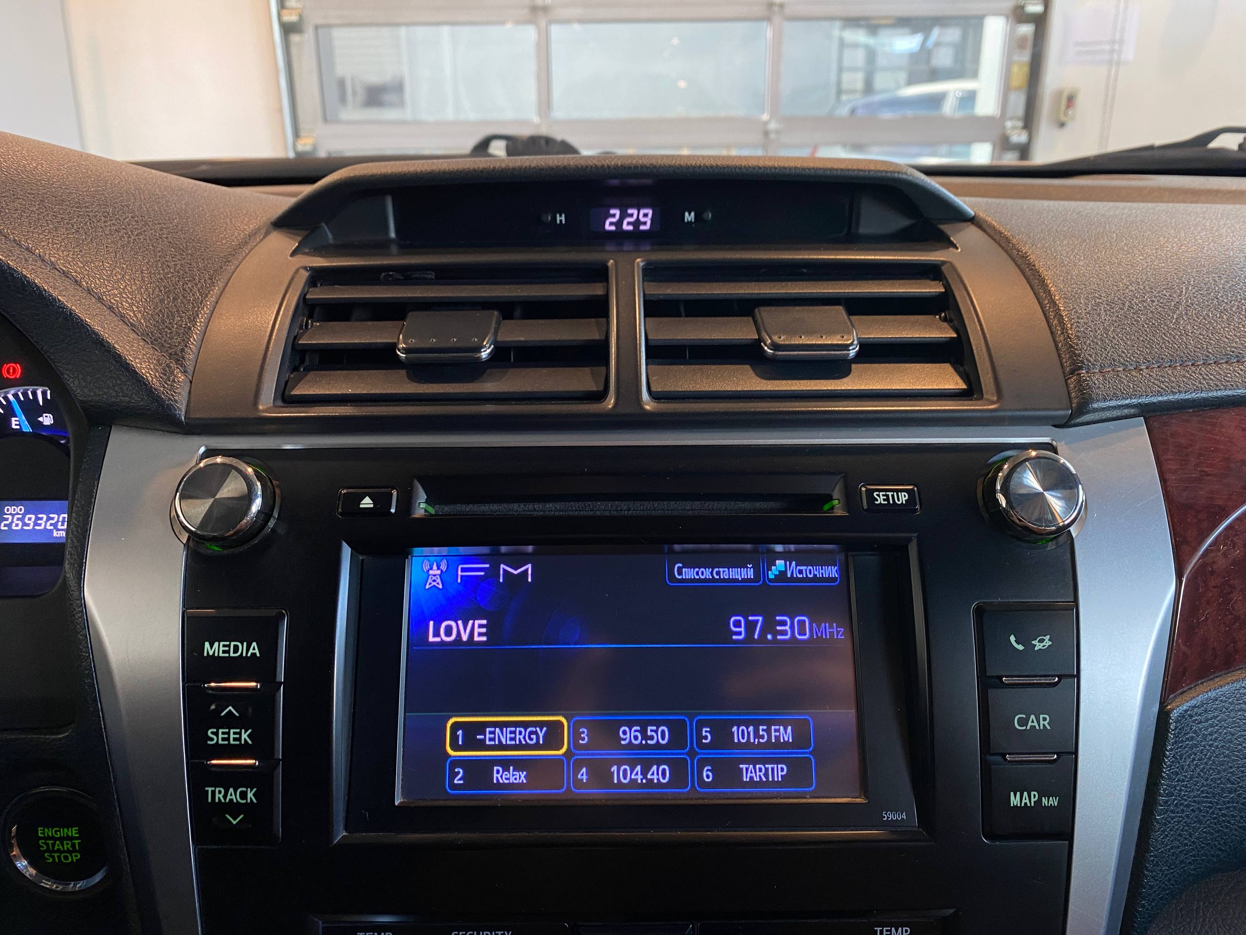 TOYOTA CAMRY