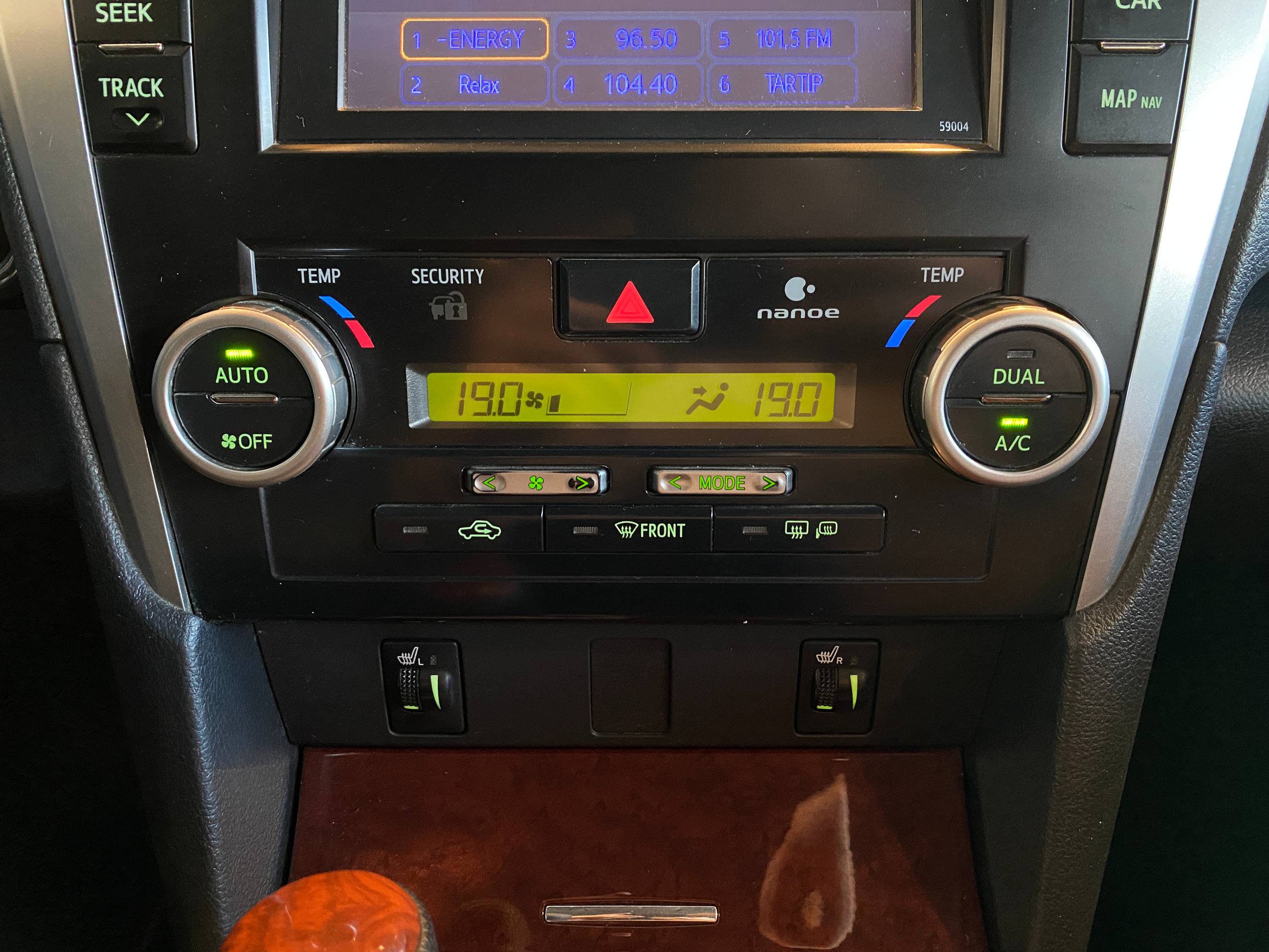 TOYOTA CAMRY