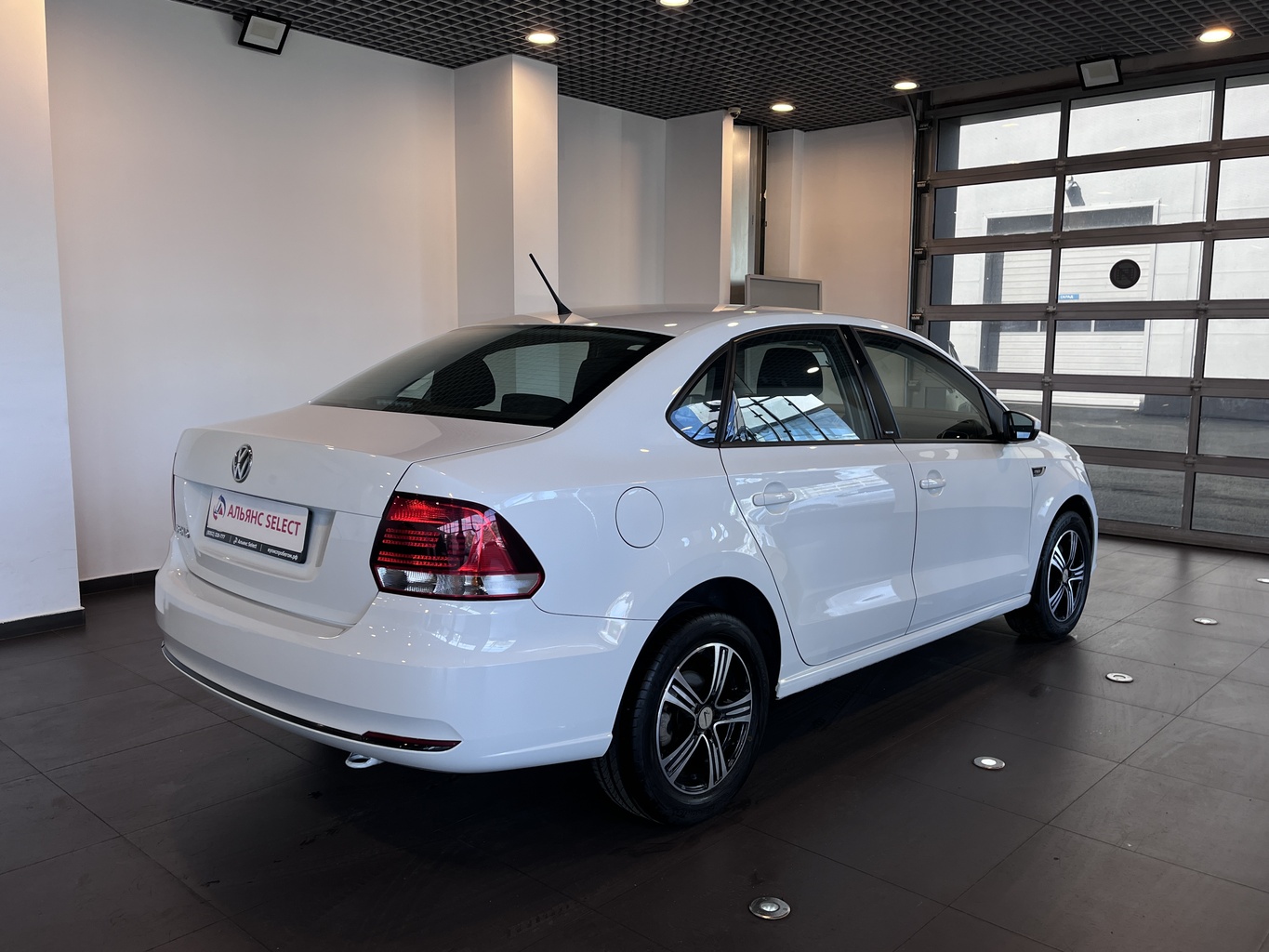 VOLKSWAGEN POLO