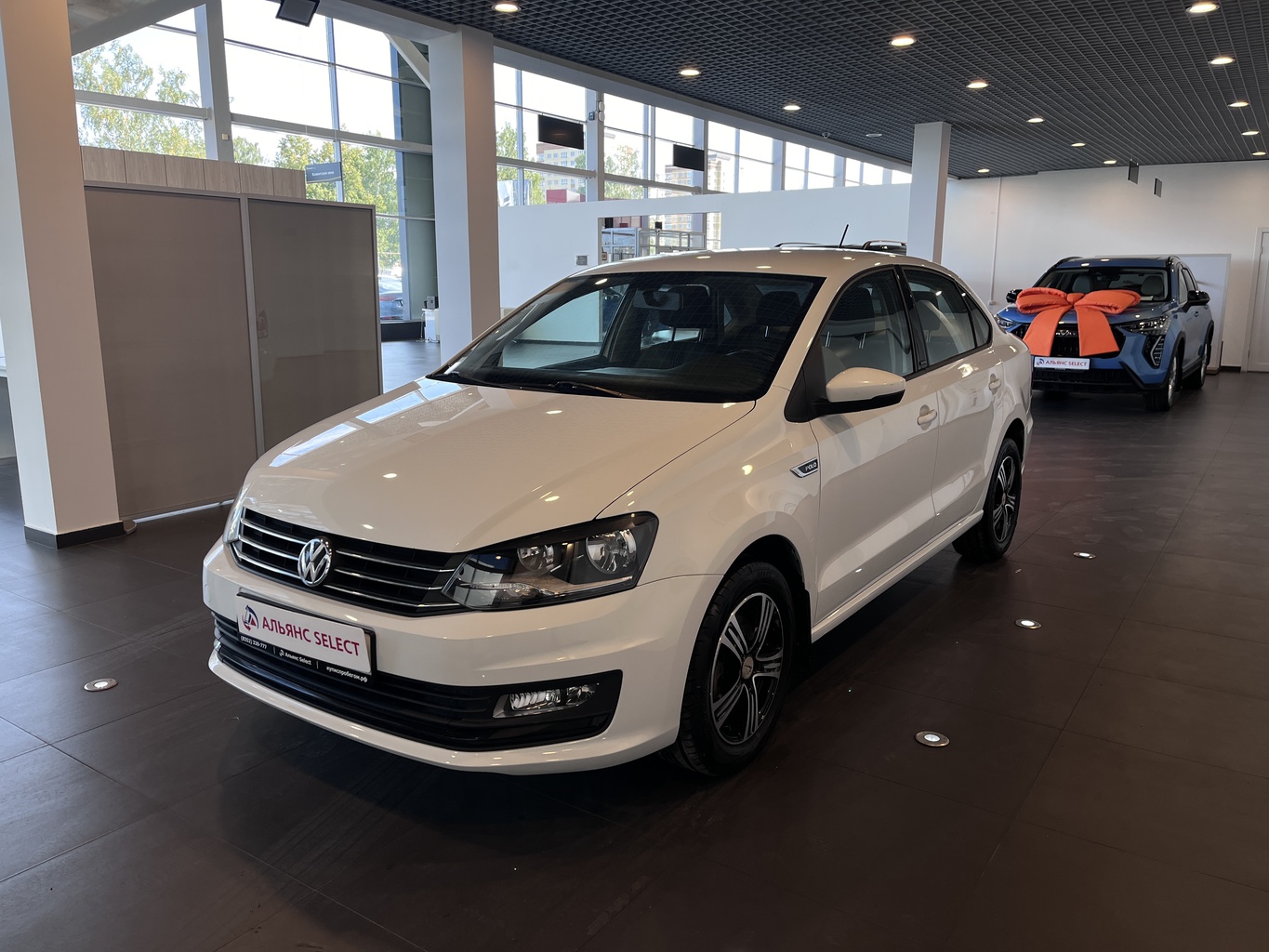 VOLKSWAGEN POLO