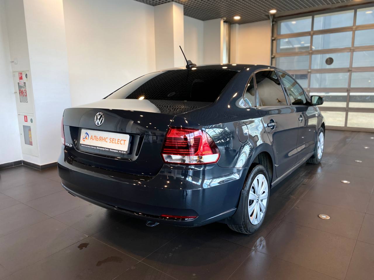 VOLKSWAGEN POLO