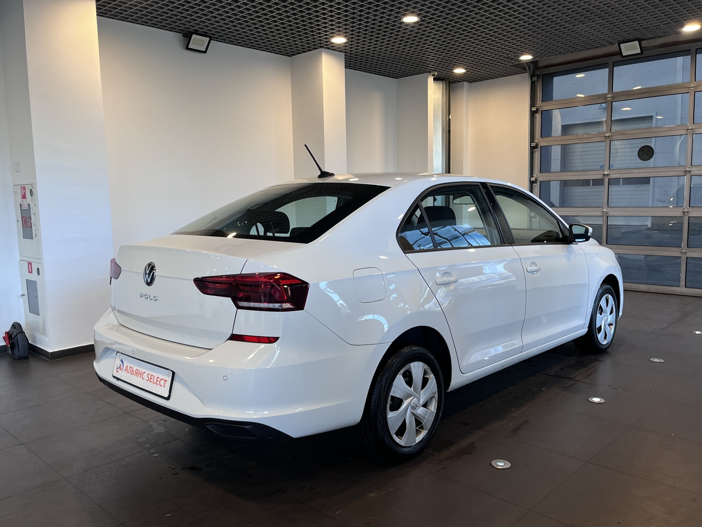 VOLKSWAGEN POLO