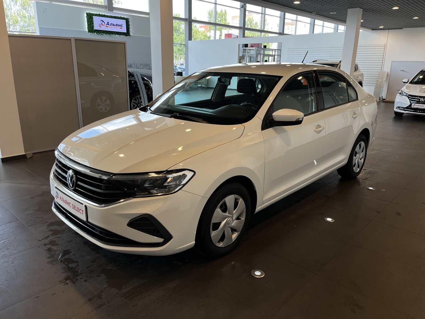 VOLKSWAGEN POLO