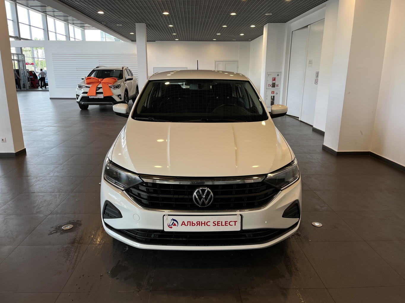 VOLKSWAGEN POLO