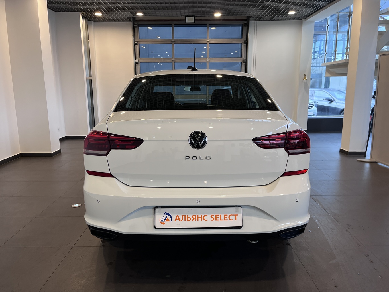 VOLKSWAGEN POLO