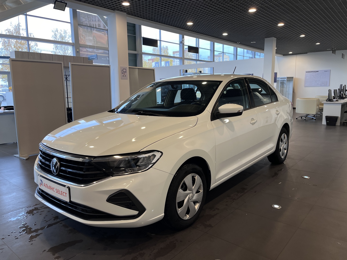 VOLKSWAGEN POLO