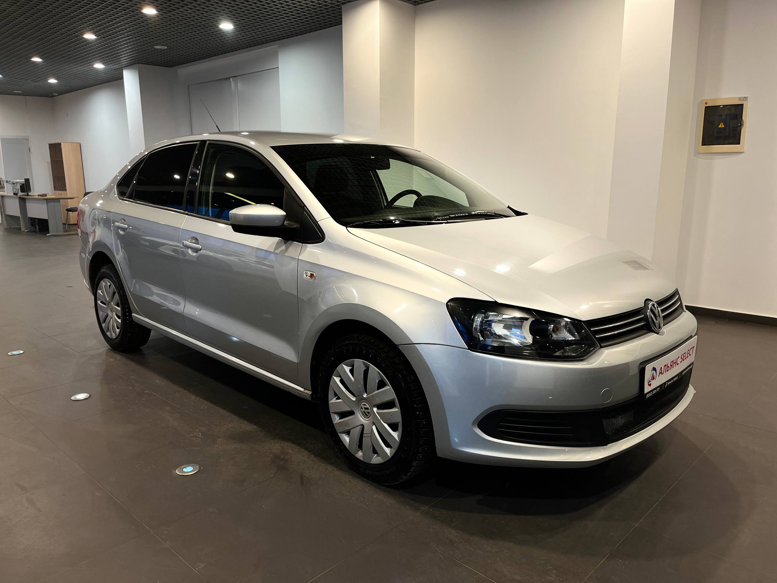 VOLKSWAGEN POLO