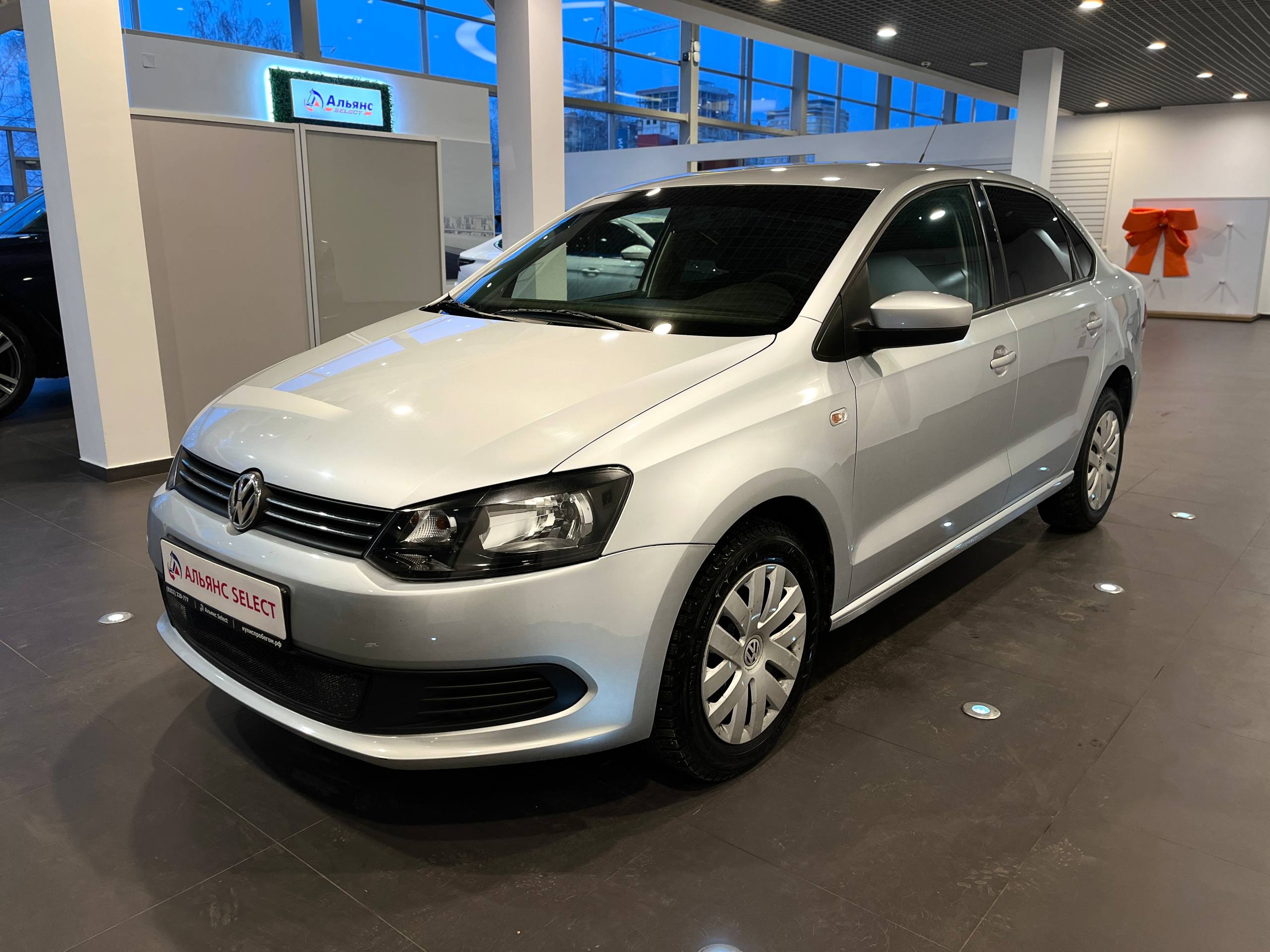 VOLKSWAGEN POLO