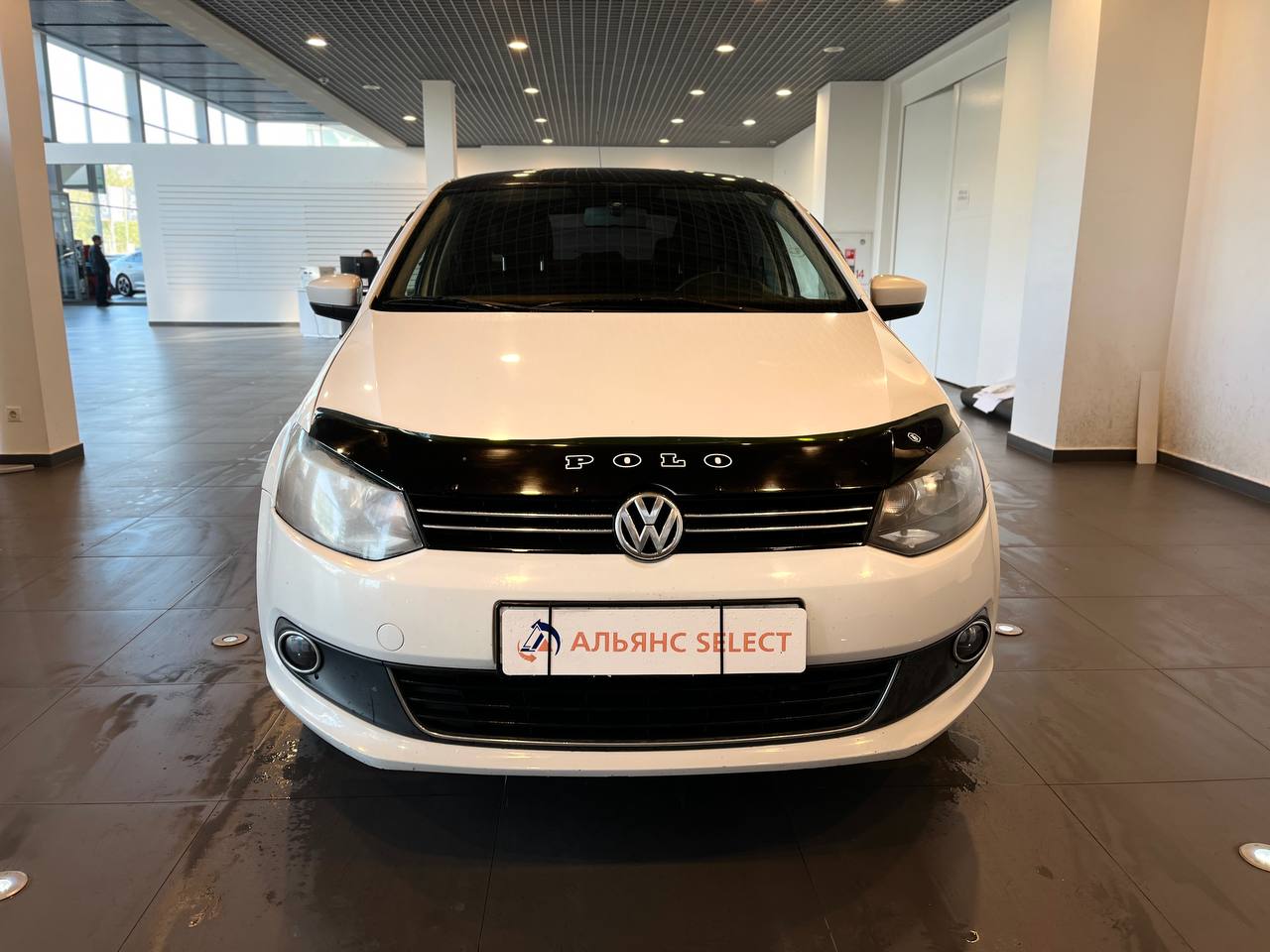 VOLKSWAGEN POLO