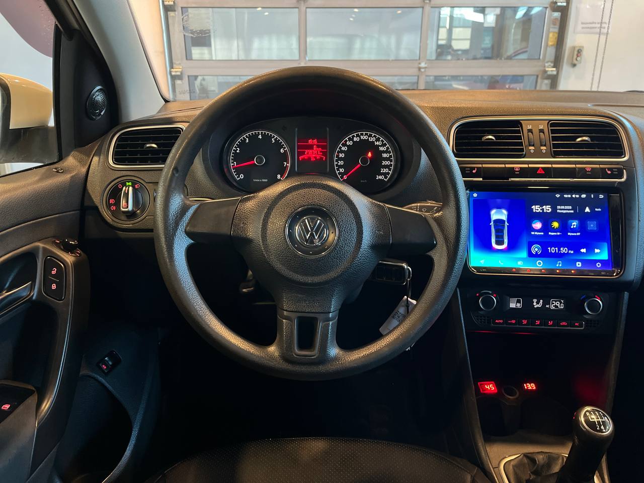 VOLKSWAGEN POLO
