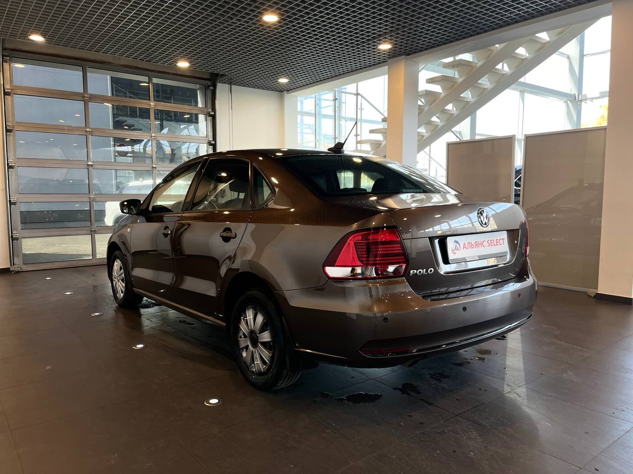 VOLKSWAGEN POLO