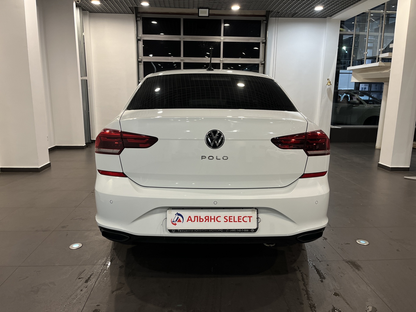 VOLKSWAGEN POLO