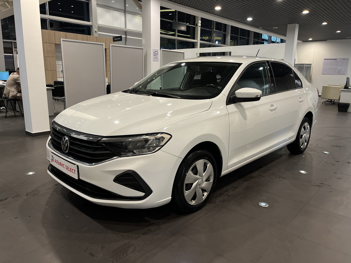 VOLKSWAGEN POLO