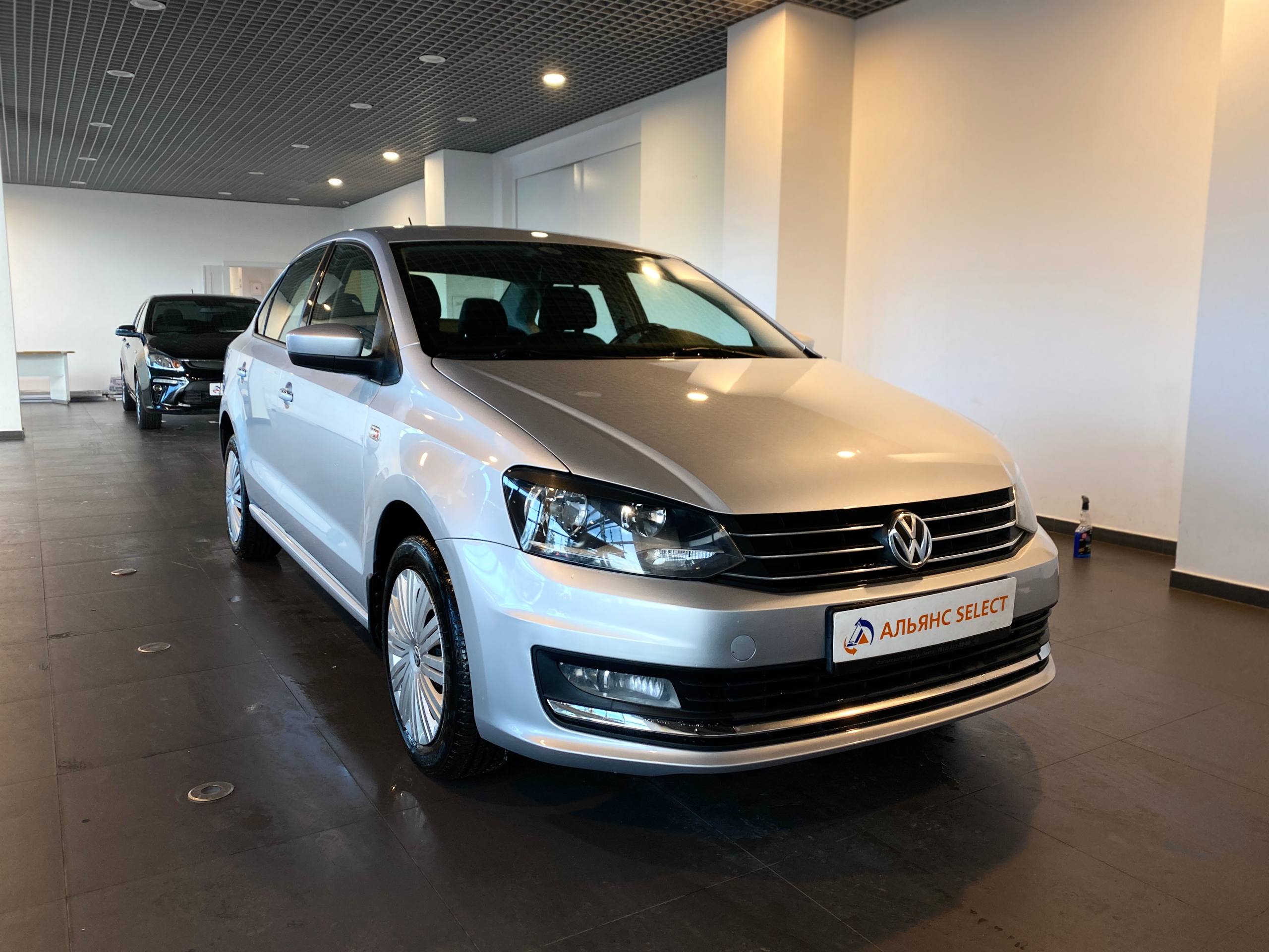 VOLKSWAGEN POLO