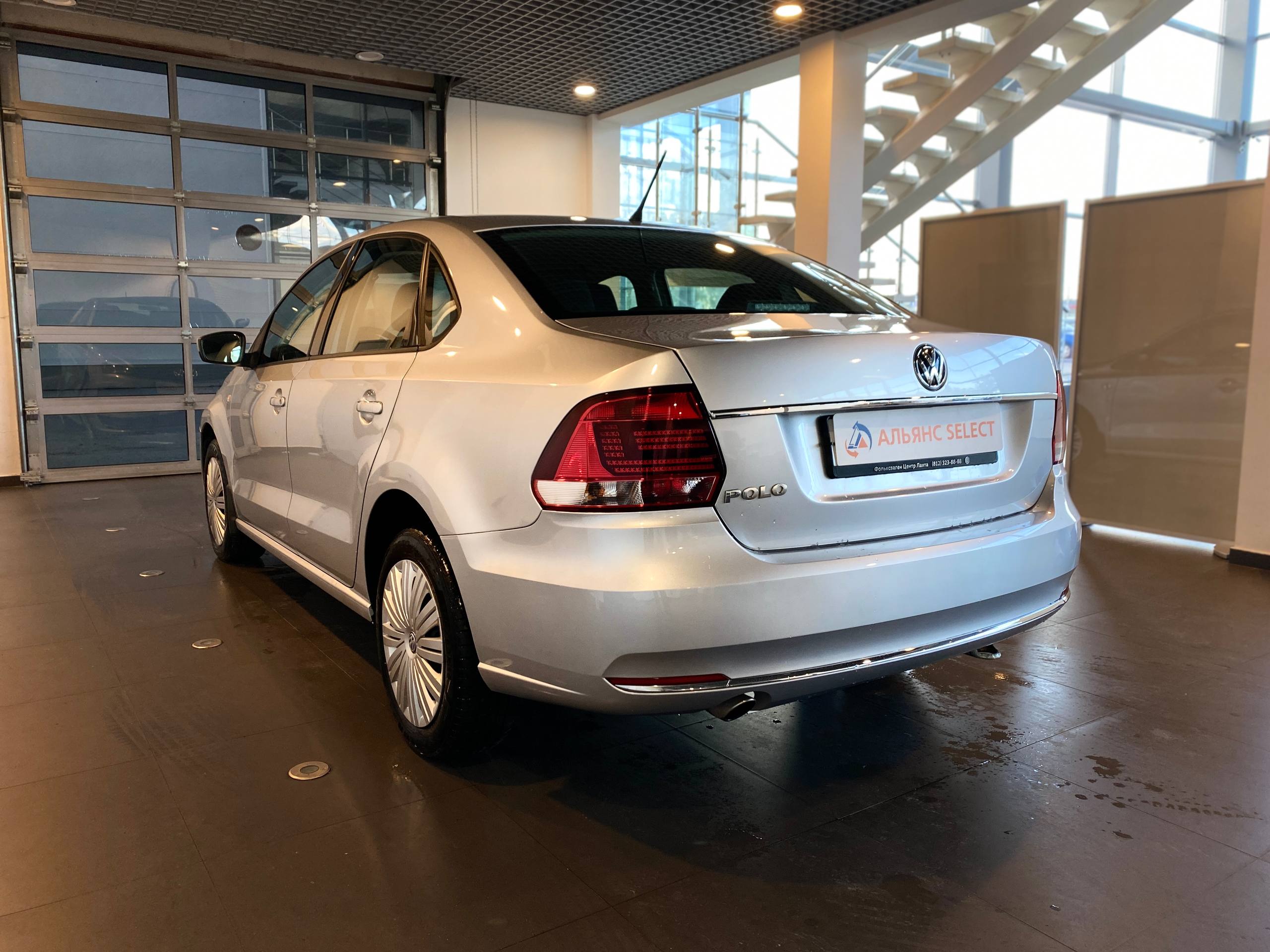 VOLKSWAGEN POLO