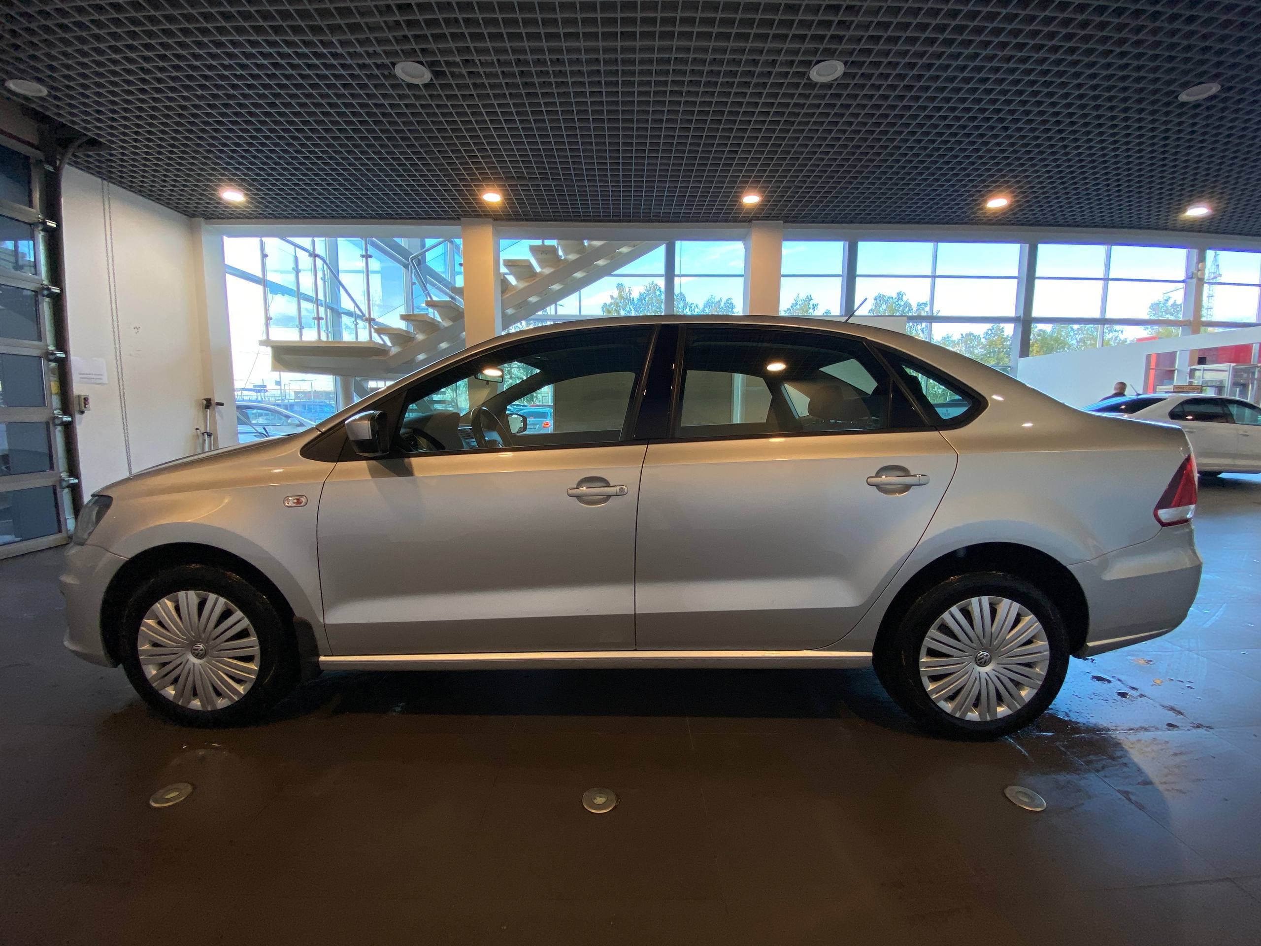 VOLKSWAGEN POLO
