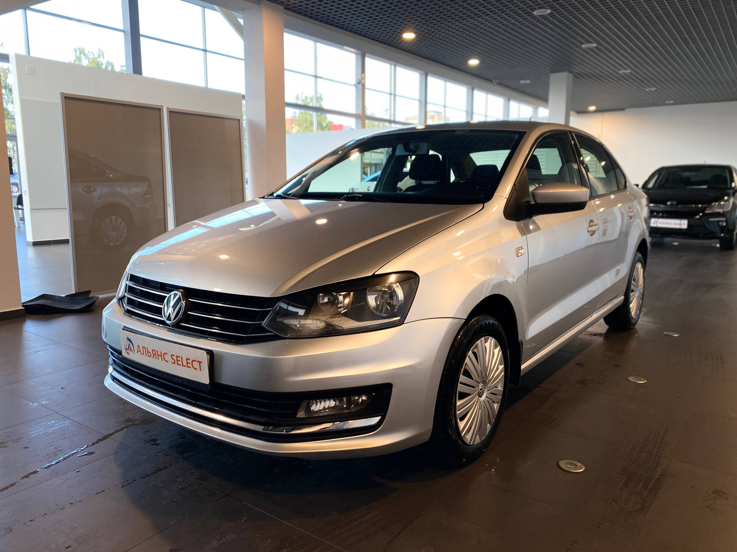 VOLKSWAGEN POLO