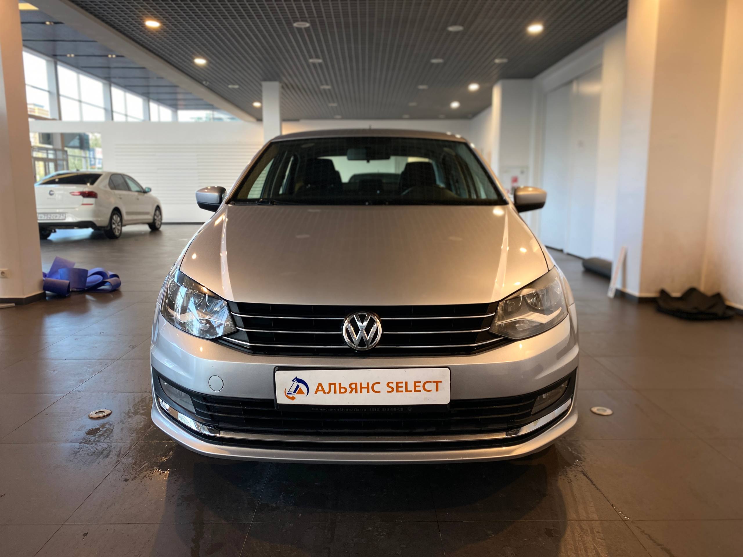 VOLKSWAGEN POLO