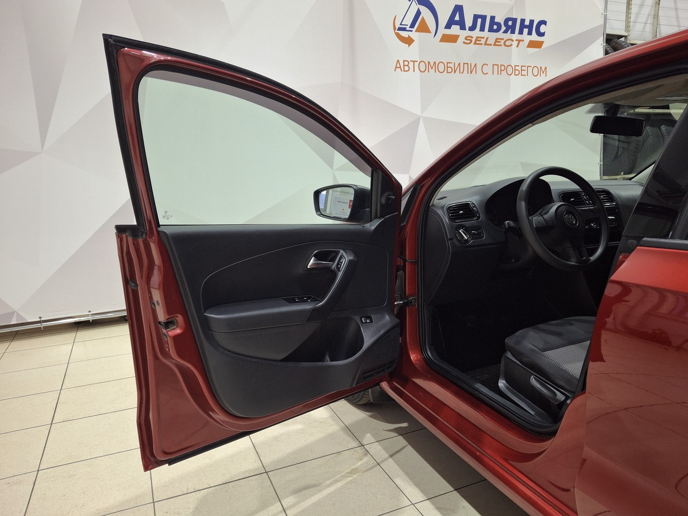 VOLKSWAGEN POLO