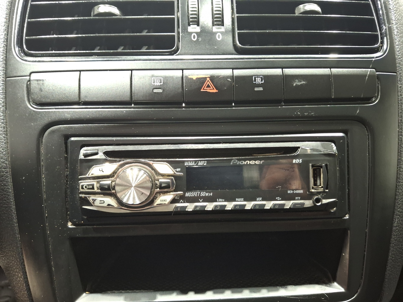 VOLKSWAGEN POLO