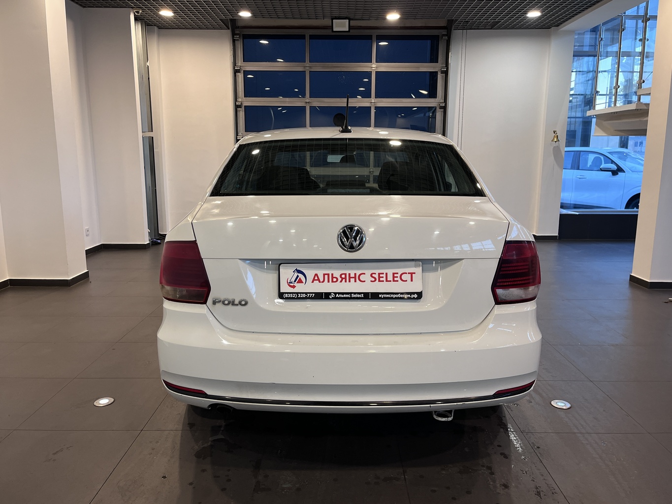 VOLKSWAGEN POLO