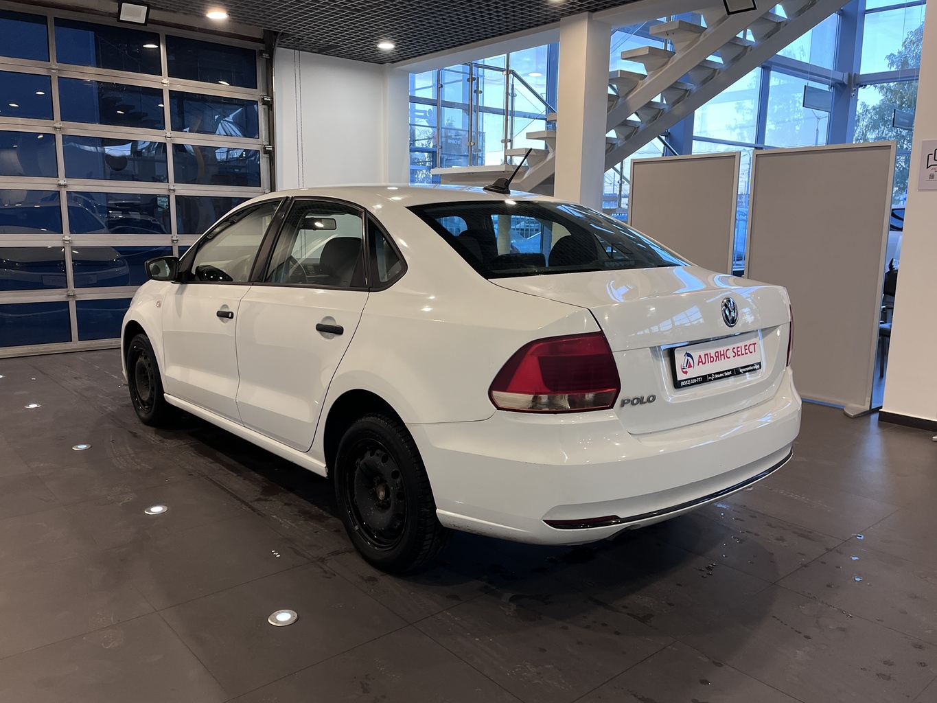 VOLKSWAGEN POLO