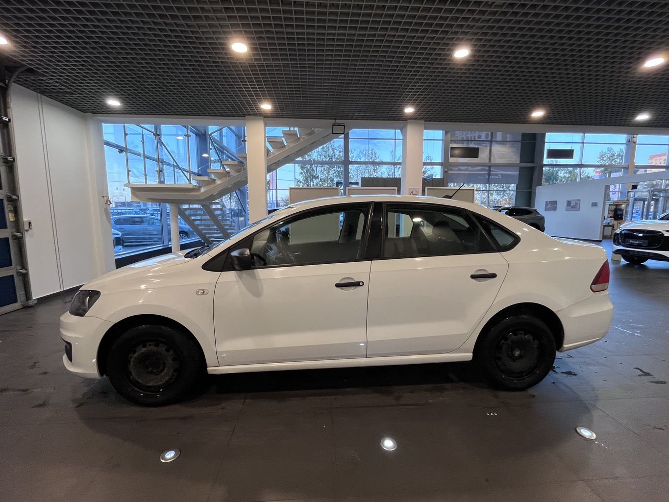 VOLKSWAGEN POLO