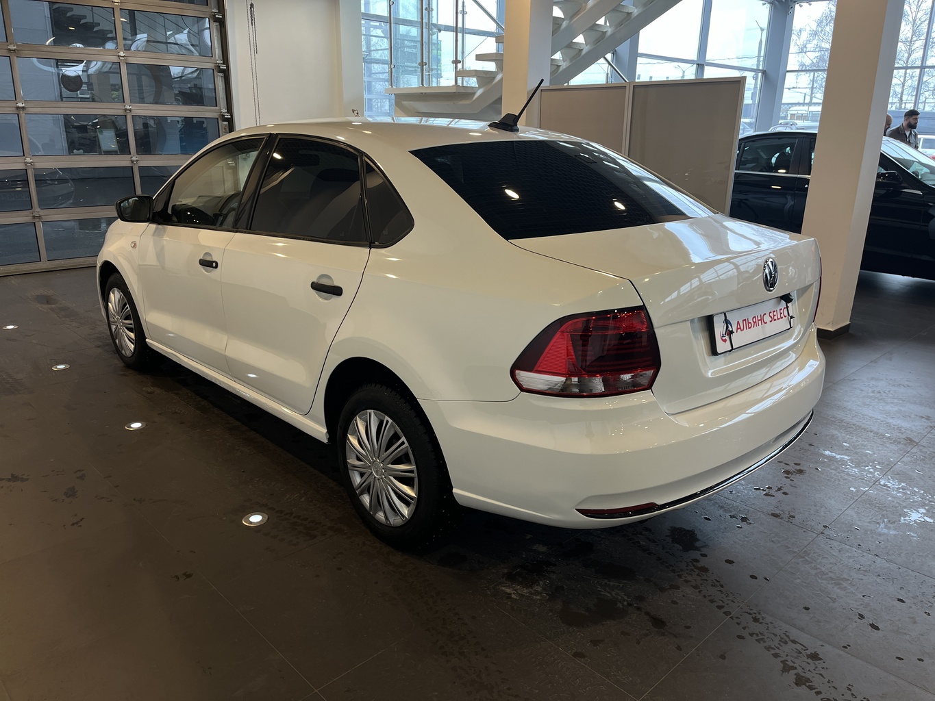 VOLKSWAGEN POLO