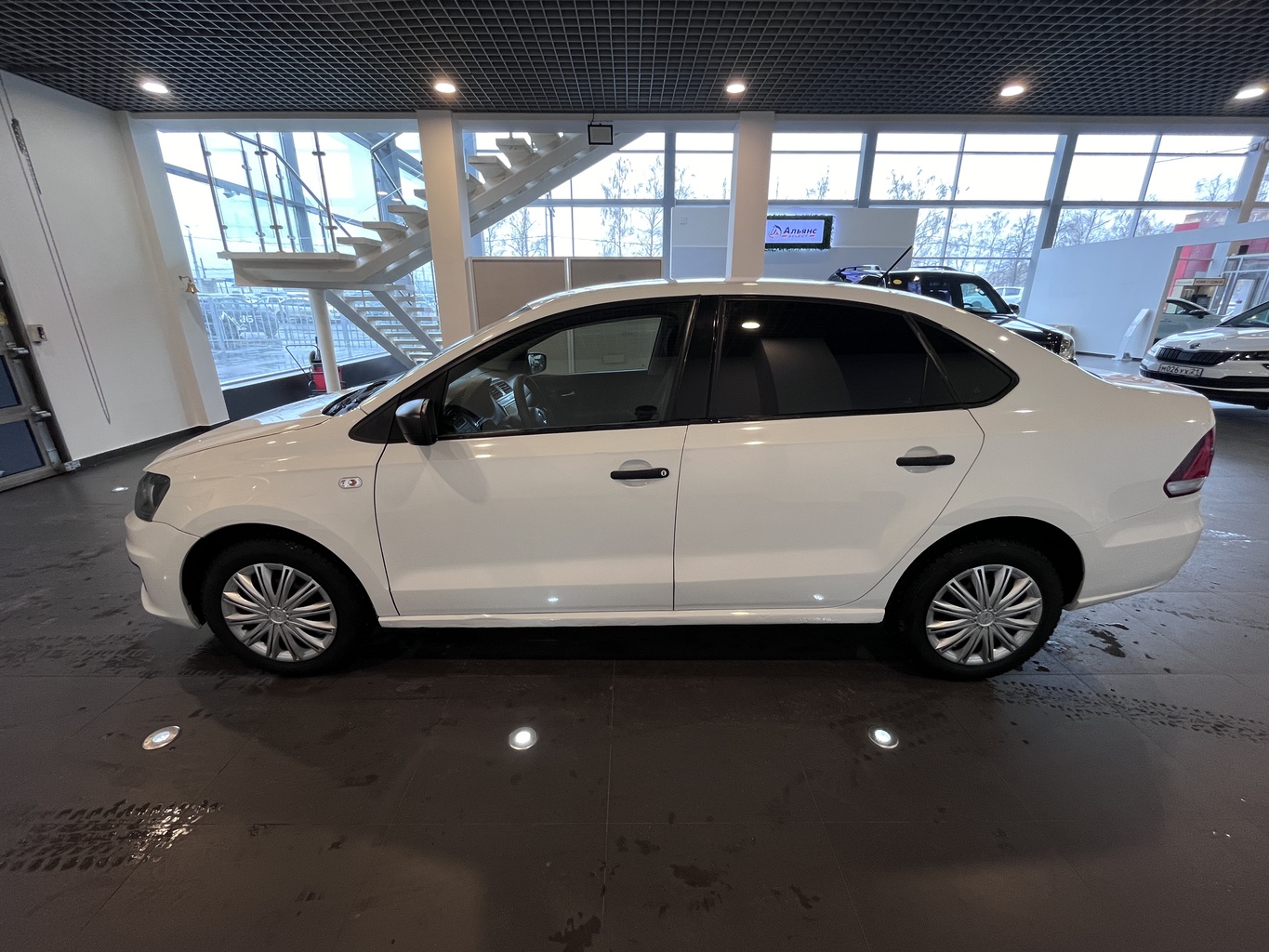 VOLKSWAGEN POLO