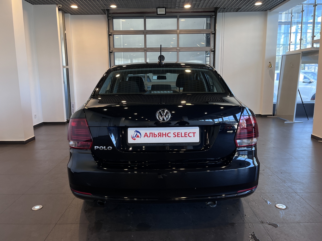 VOLKSWAGEN POLO