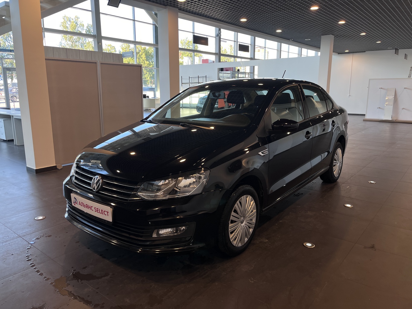 VOLKSWAGEN POLO
