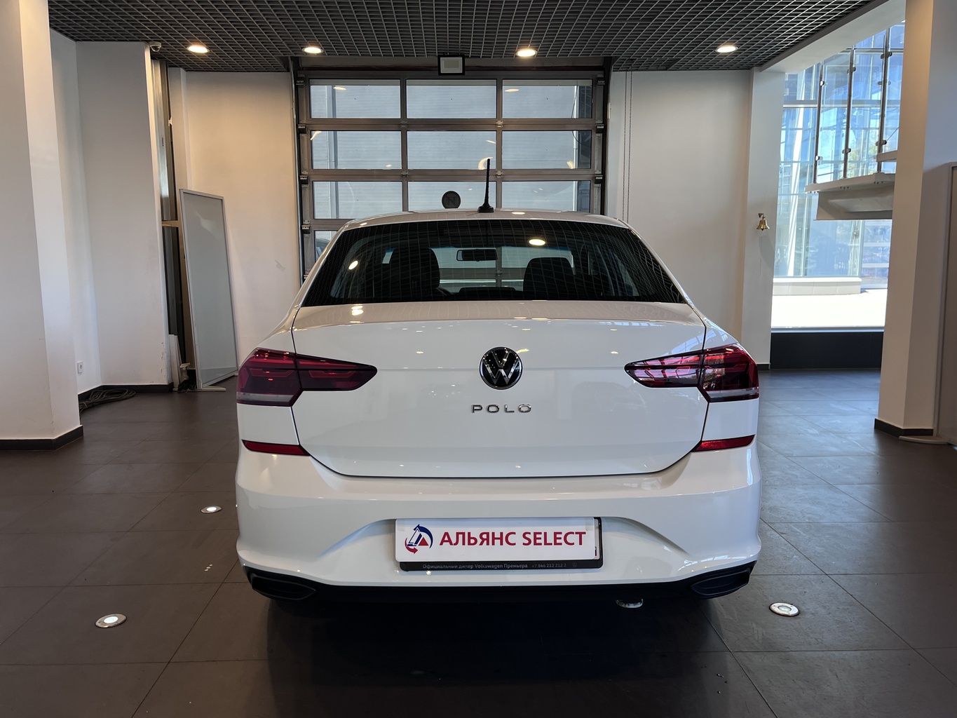 VOLKSWAGEN POLO