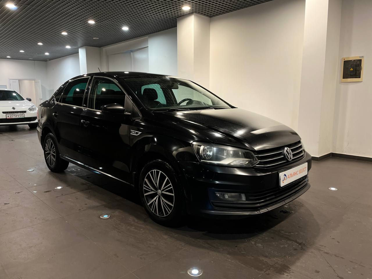 VOLKSWAGEN POLO