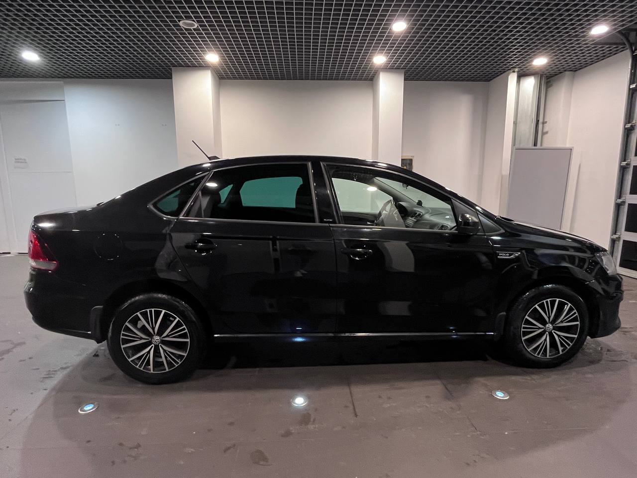 VOLKSWAGEN POLO