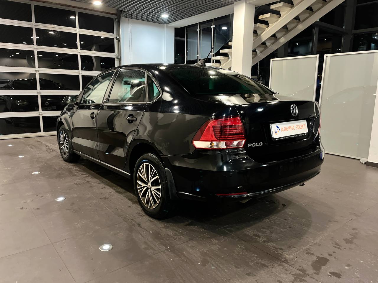 VOLKSWAGEN POLO
