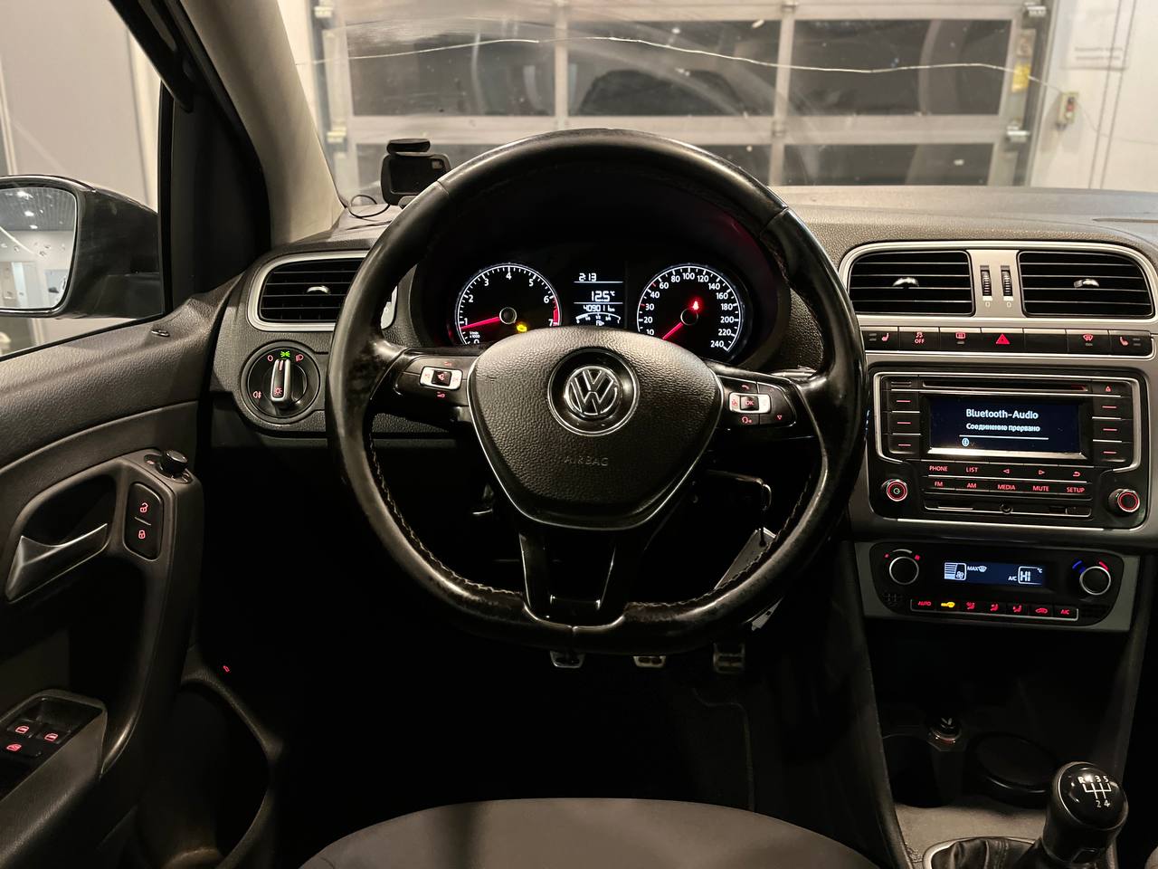 VOLKSWAGEN POLO