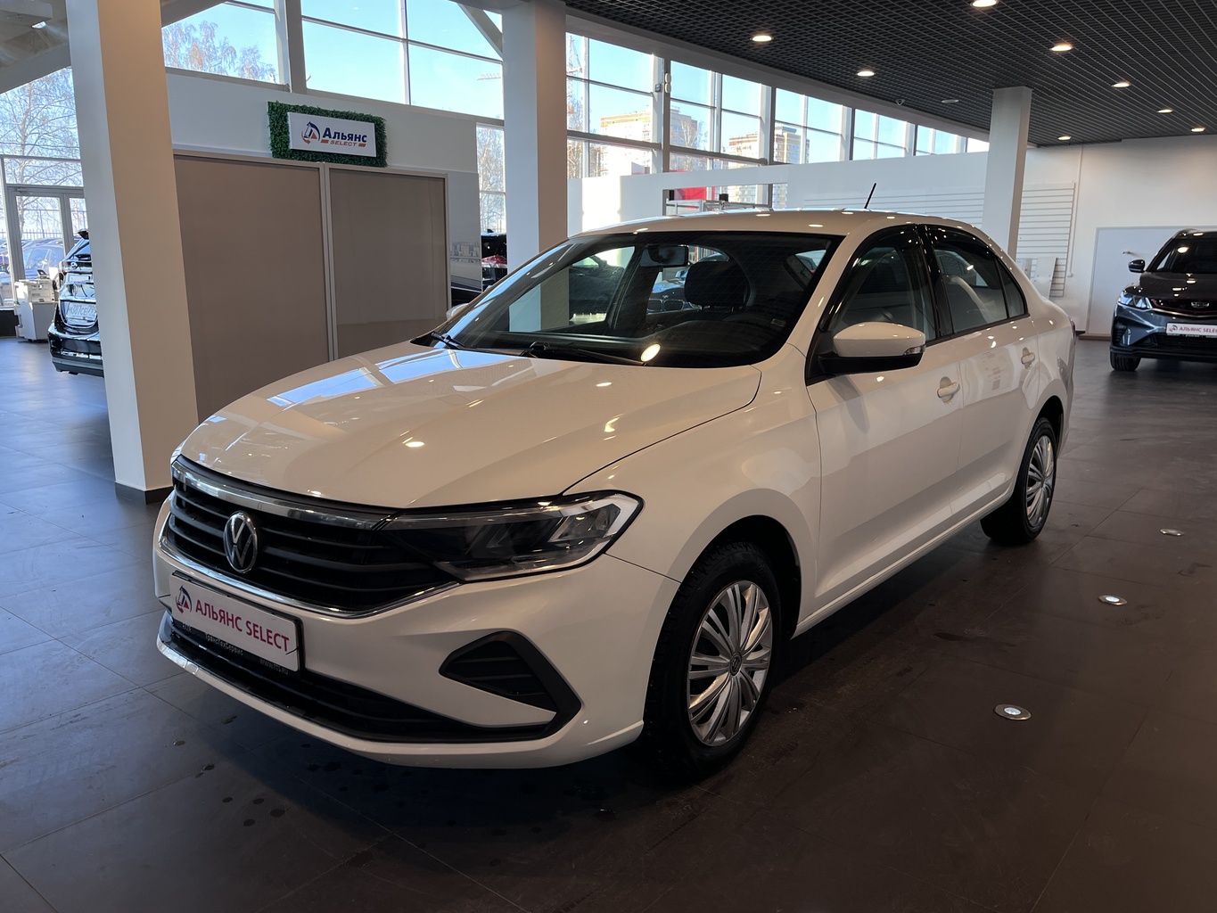 VOLKSWAGEN POLO