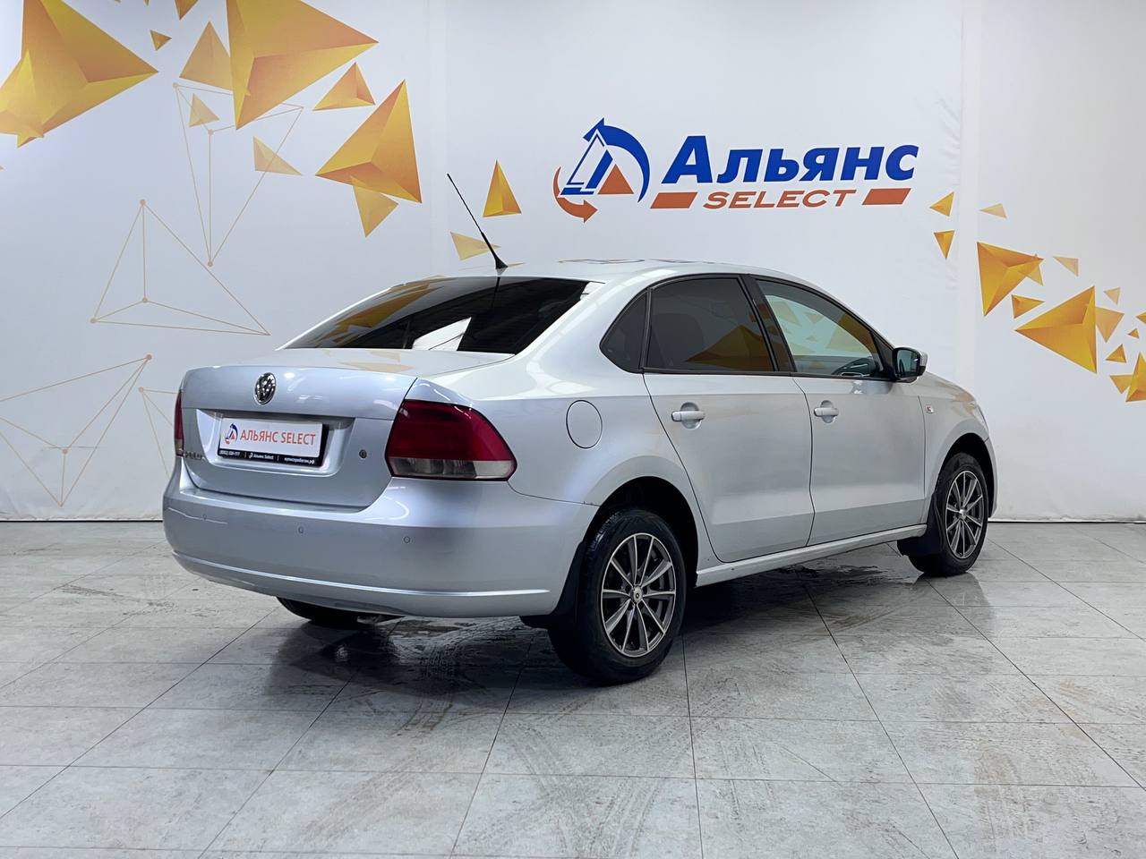 VOLKSWAGEN POLO