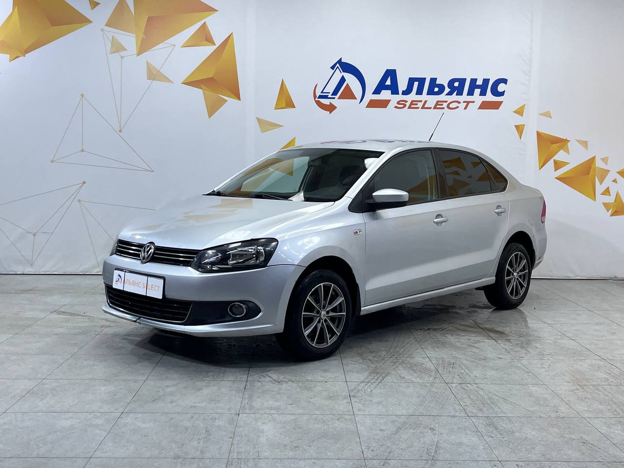 VOLKSWAGEN POLO