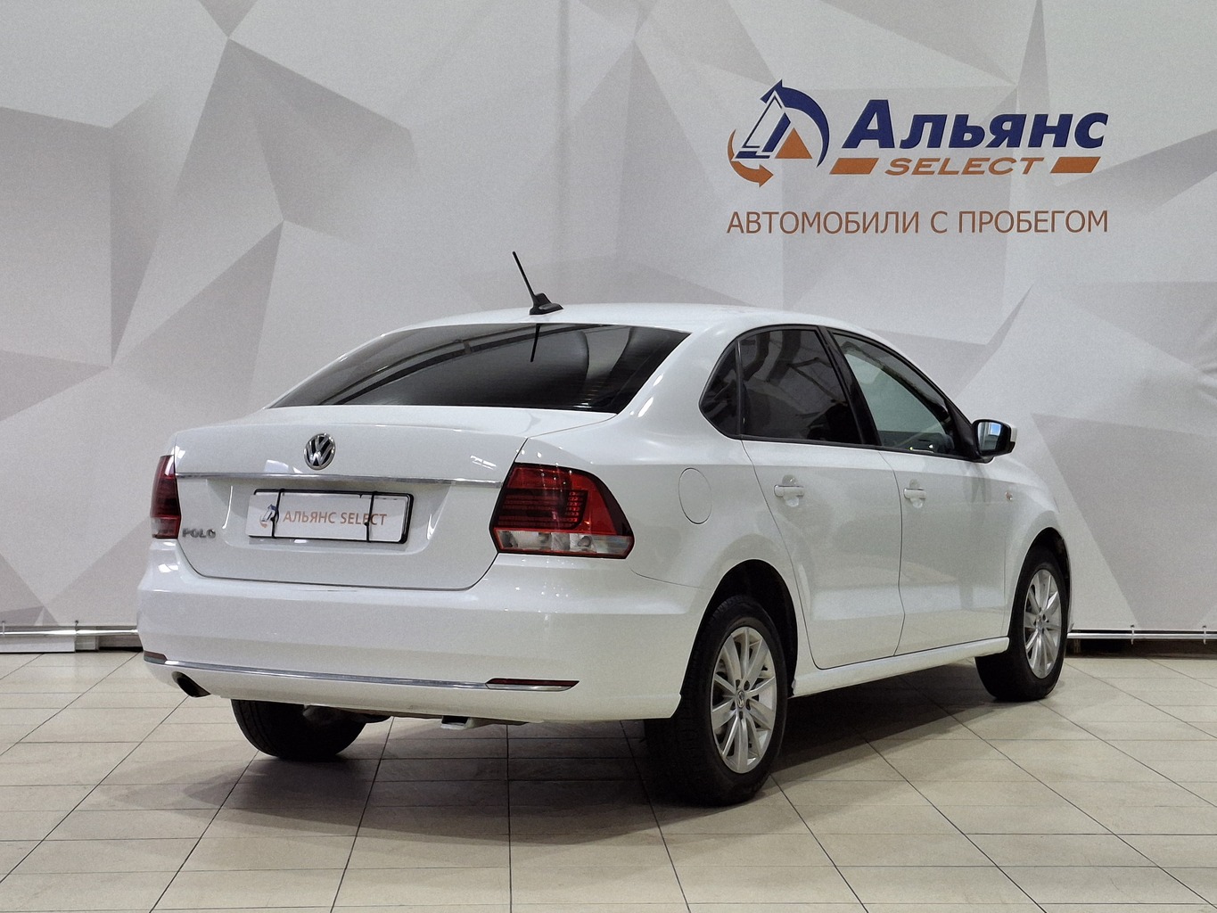 VOLKSWAGEN POLO