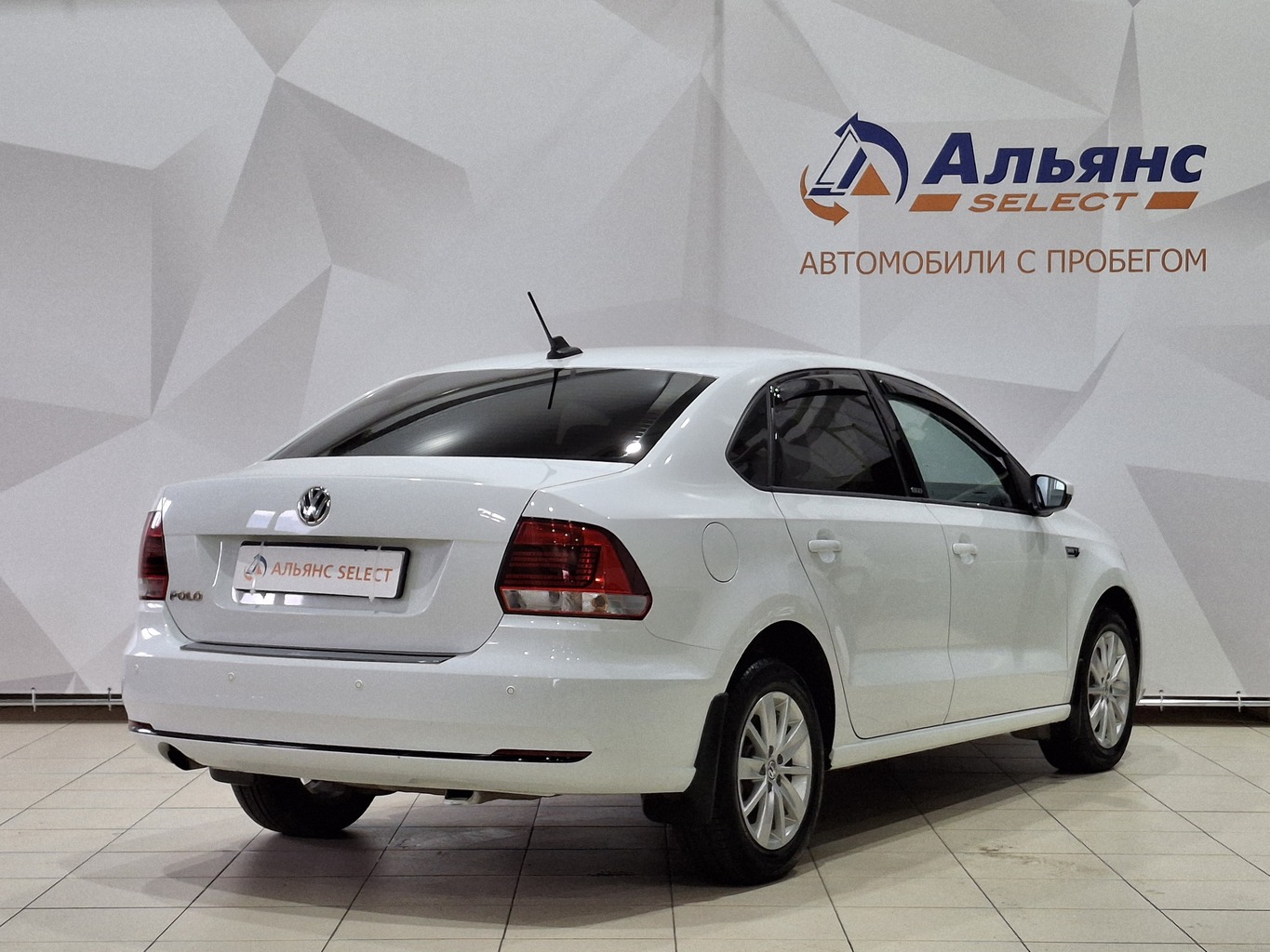 VOLKSWAGEN POLO